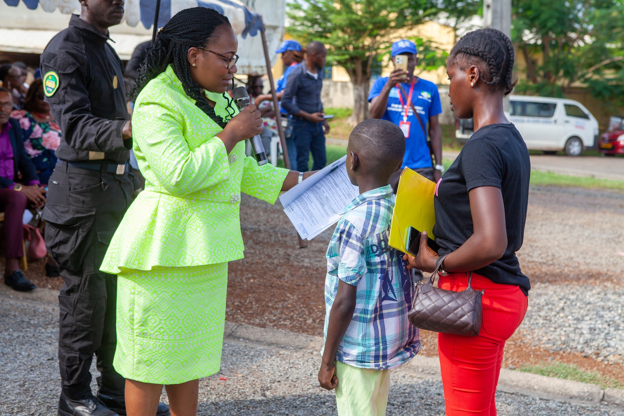 Distribution historique d'actes de naissance : Un pas décisif vers la reconnaissance de la citoyenneté pour les apatrides au Gabon
