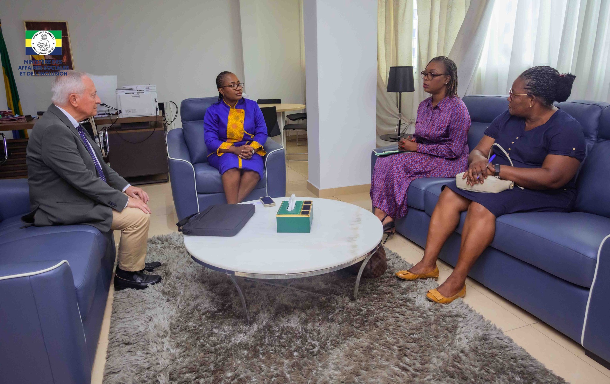 Le Ministère des Affaires Sociales envisage un partenariat avec INVACARE pour soutenir l’autonomie des personnes handicapées.